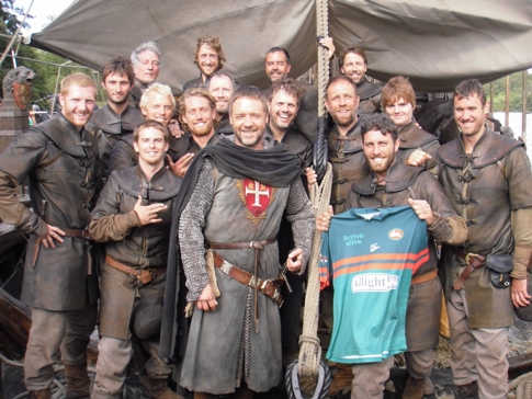Image of Russell Crowe and the marine crew