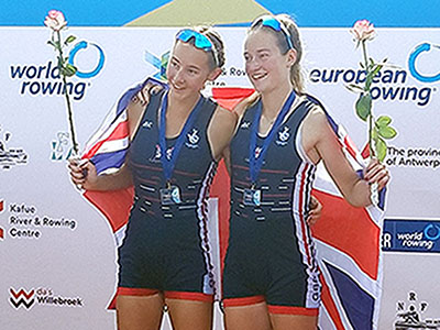 2 women with medals