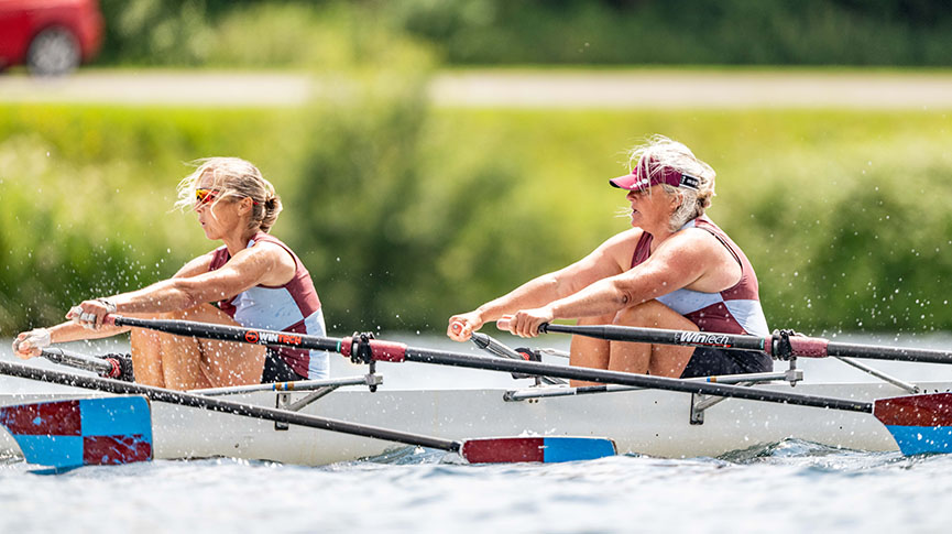 female rowers